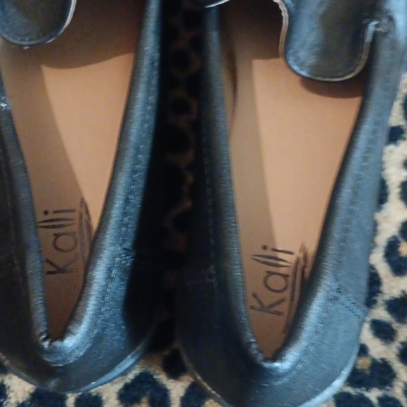 🤠NWOT Kalli Black Leather Loafers Non Slip Size 7 - Picture 4 of 5